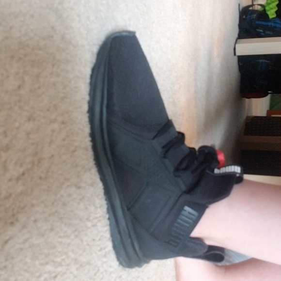 Black puma sneakers - Picture 3 of 3